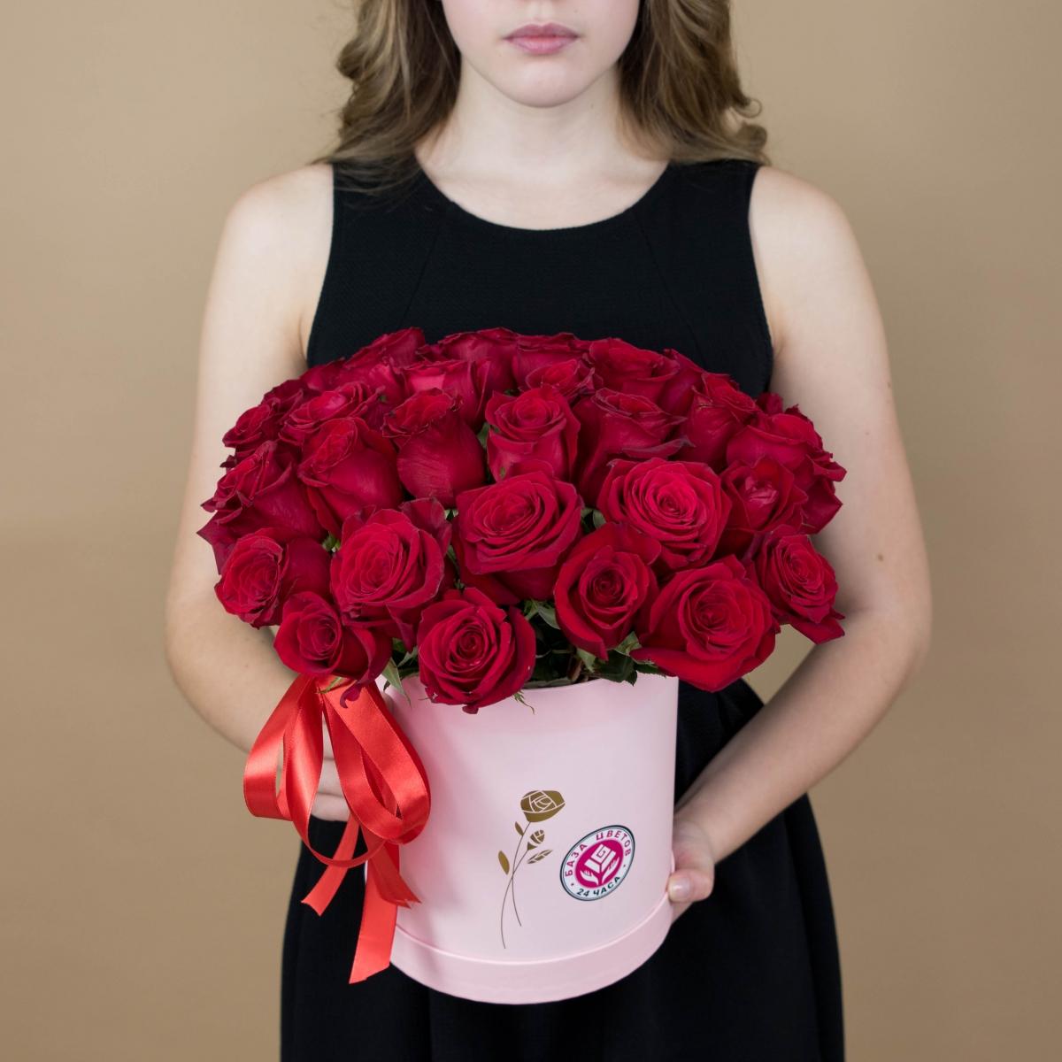 Розы красные в шляпной коробке (Артикул  1976)